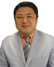 山本耕一　氏